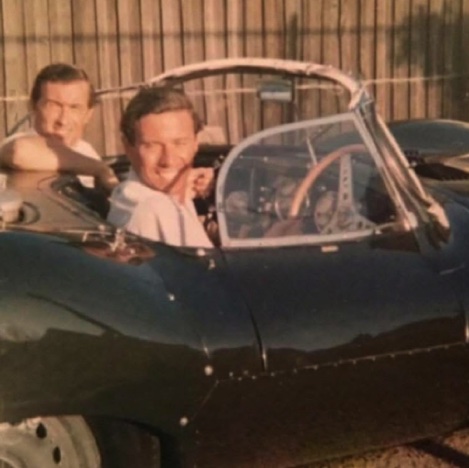 Balade écossaise avec Jackie  Stewart
Contribution Courta43 Balade écossaise avec Jackie  Stewart
Contribution Courta43